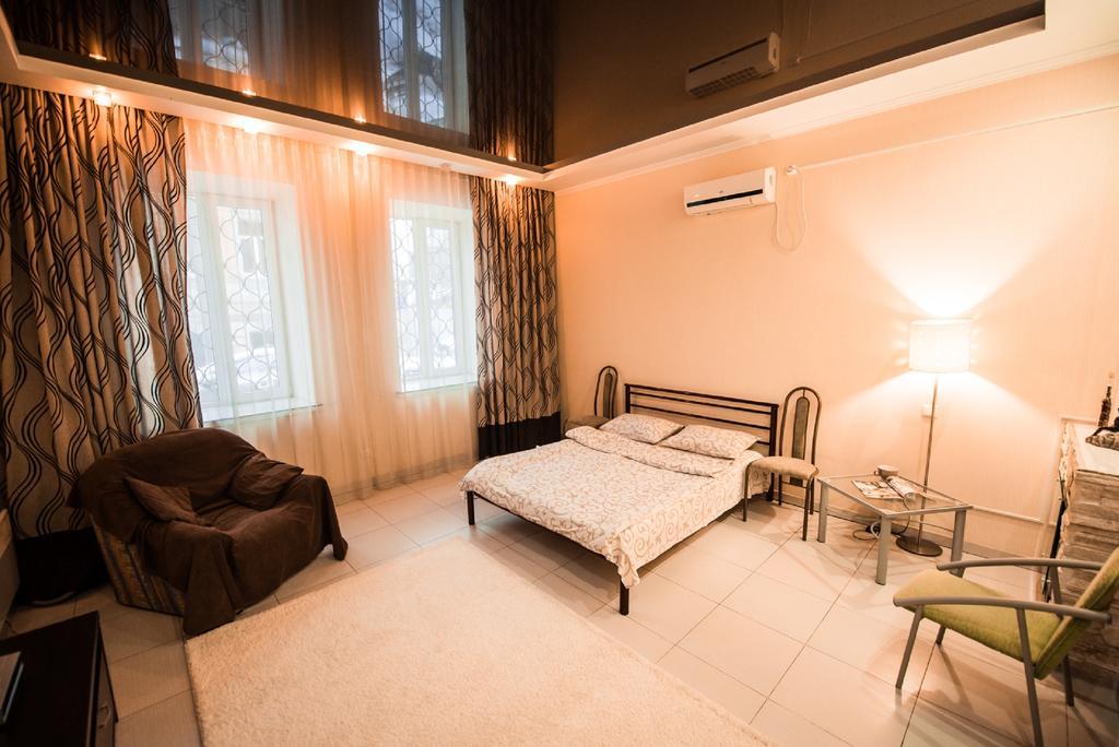 Studio Ember At Maidan Konstytutsii Charkiw Exterior foto